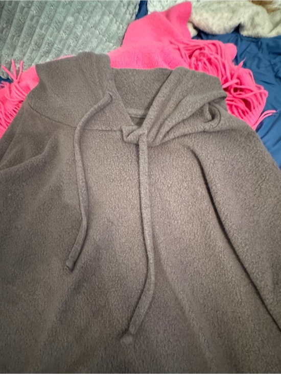 Olive & Oak Tops - Olive & Oak Charcoal Knit Sweater short sweater hoodie never wore it